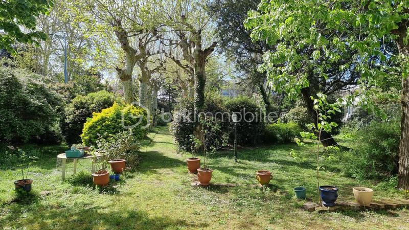 Maison - 214 m² - 7 pièces