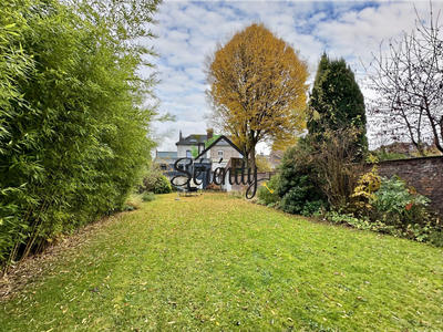 Maison - 175 m² - 8 pièces