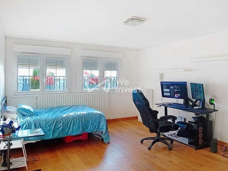 Maison contemporaine - 340 m² - 10 pièces