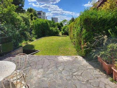 Maison - 104 m² - 6 pièces