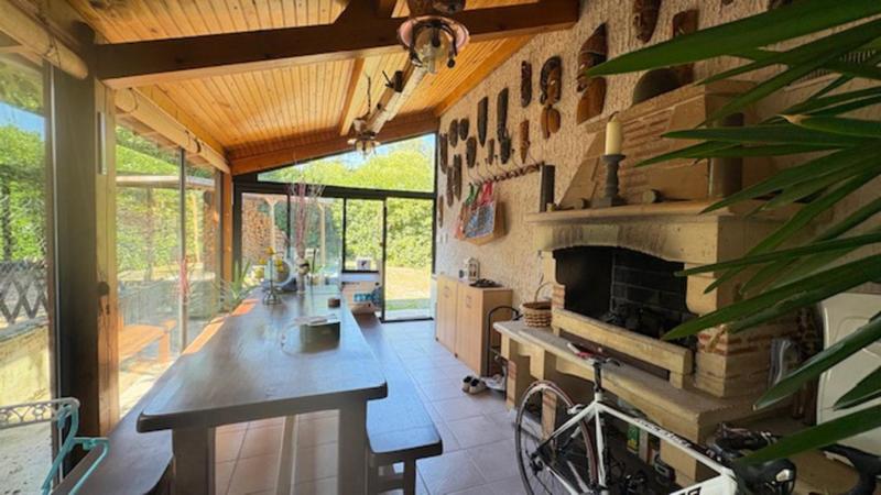 Propriété - 300 m² - 9 pièces