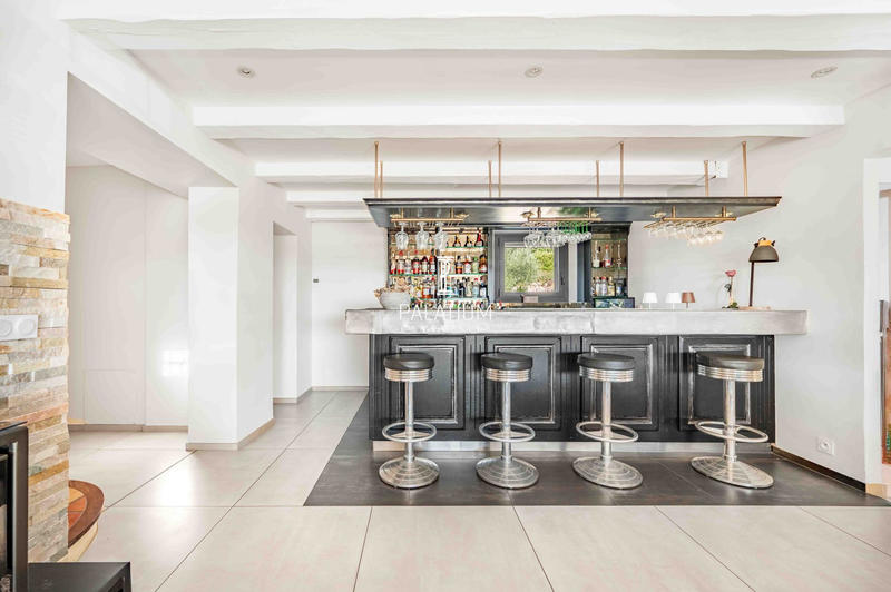 Villa - 268 m² - 7 pièces