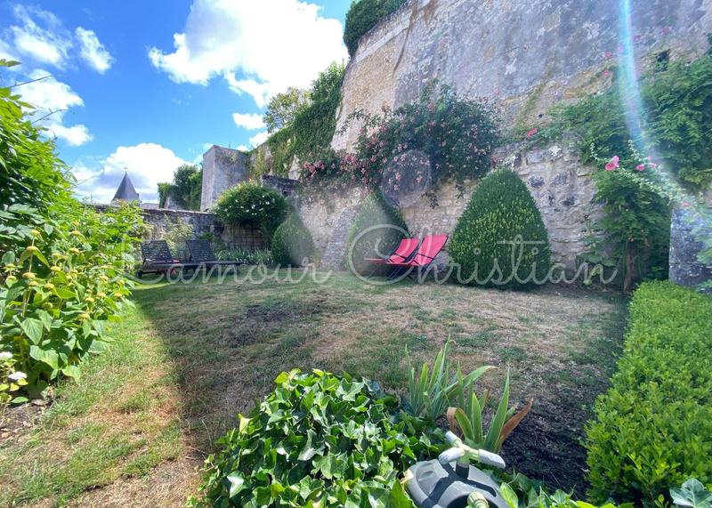 Maison - 360 m² - 13 pièces