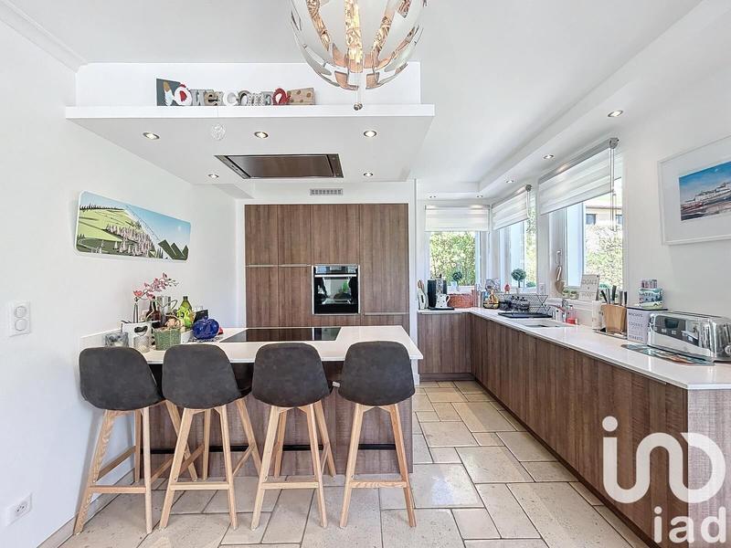 Maison - 195 m² - 6 pièces