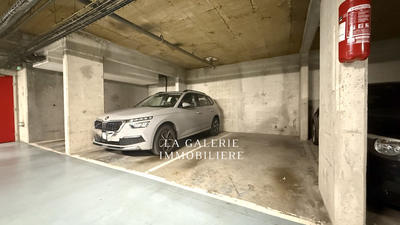 Parking / Garage - 12 m²