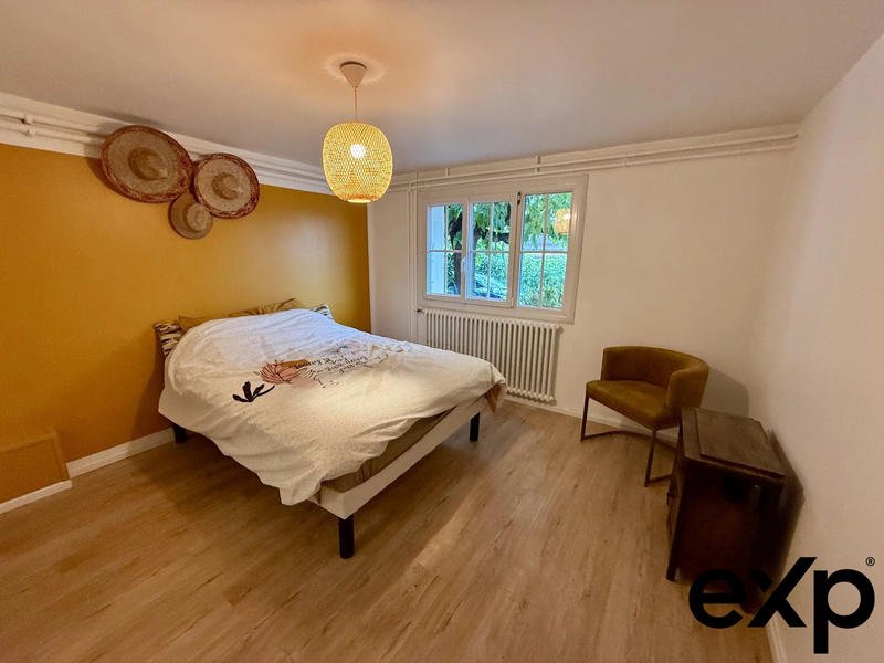 Maison - 265 m² - 12 pièces