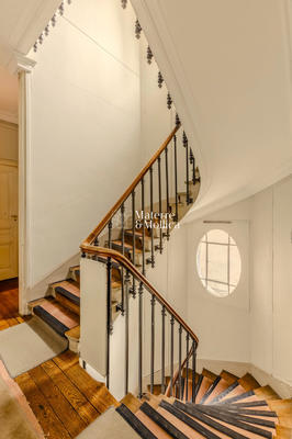 Maison - 550 m² - 20 pièces