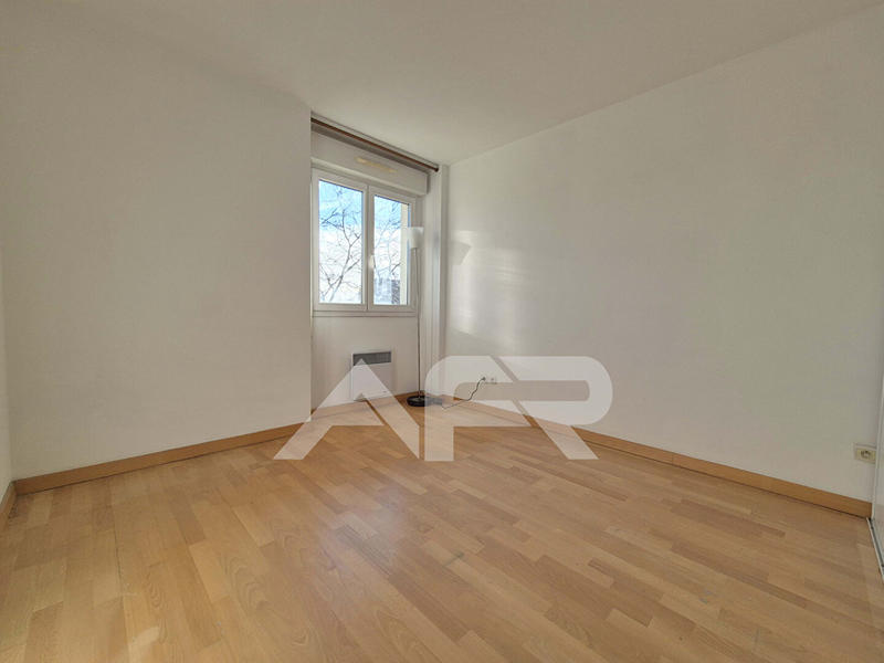 Appartement - 82 m² - 4 pièces