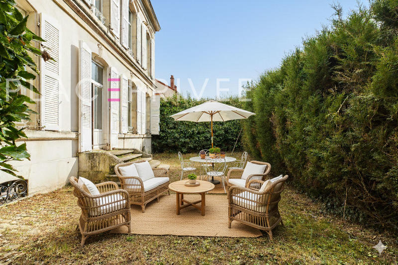 Appartement - 170 m² - 6 pièces