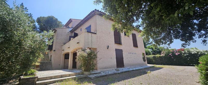 Maison - 207 m² - 6 pièces