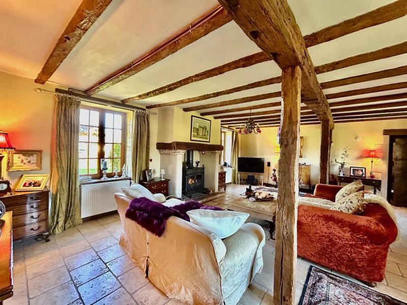 Propriété - 540 m² - 18 pièces