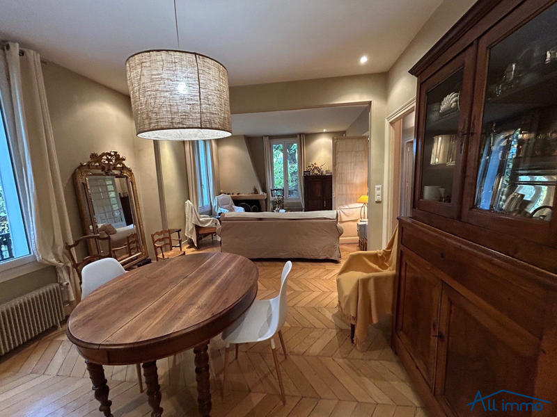 Maison traditionnelle - 129 m² - 7 pièces