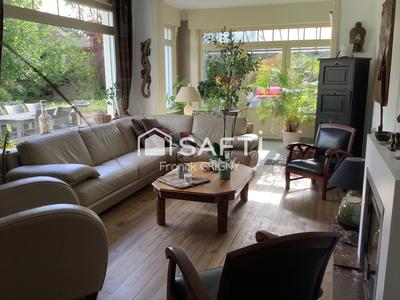 Maison - 222 m² - 7 pièces