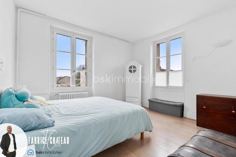 Maison - 200 m² - 8 pièces