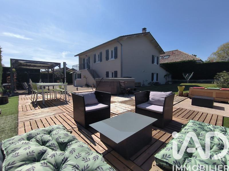 Maison - 162 m² - 8 pièces