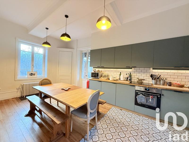 Maison - 207 m² - 10 pièces