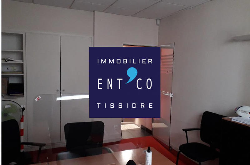 Local commercial - 141 m² - 4 pièces