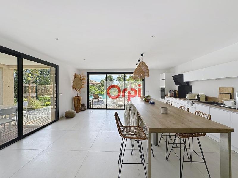 Maison - 163 m² - 5 pièces