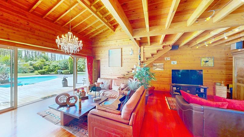 Maison - 202 m² - 4 pièces