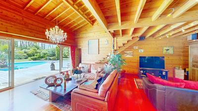 Maison - 202 m² - 4 pièces