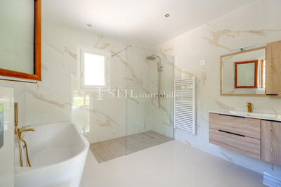 Villa - 190 m² - 6 pièces