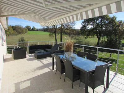 Maison - 210 m² - 8 pièces