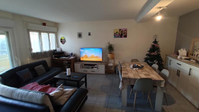 Appartement - 85 m² - 5 pièces