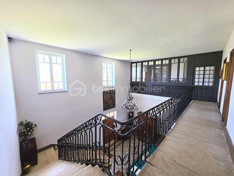 Maison - 387 m² - 10 pièces