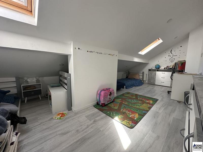 Maison traditionnelle - 131 m² - 7 pièces