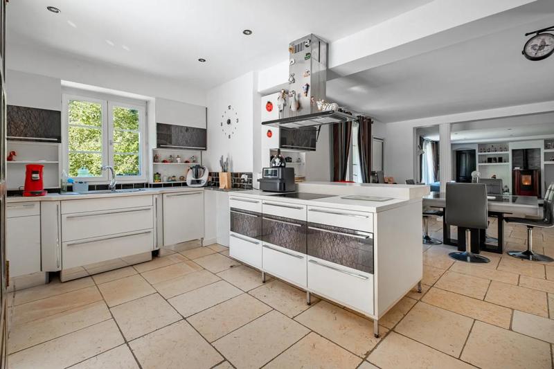 Maison - 157 m² - 7 pièces