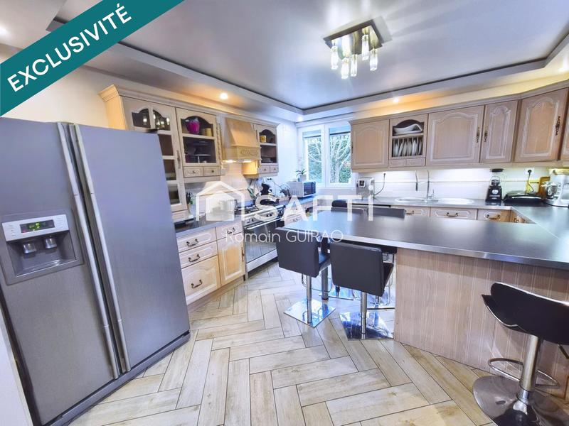 Maison - 137 m² - 6 pièces