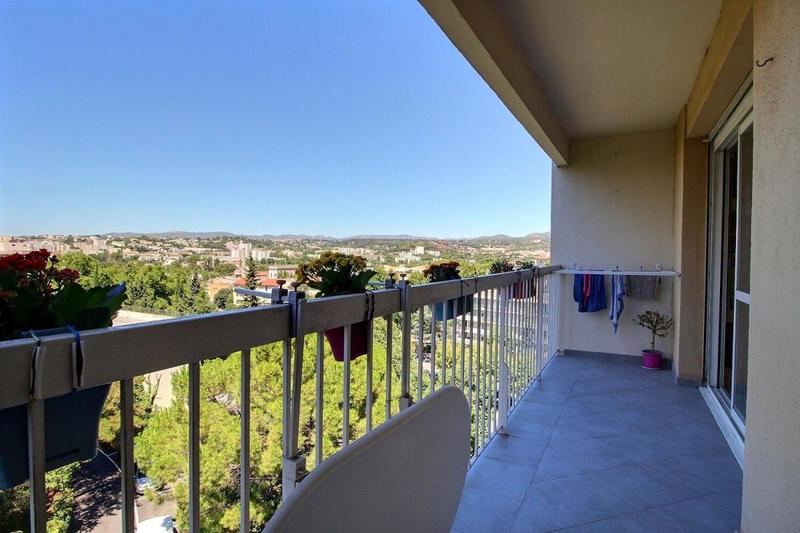 Appartement - 77 m² - 4 pièces