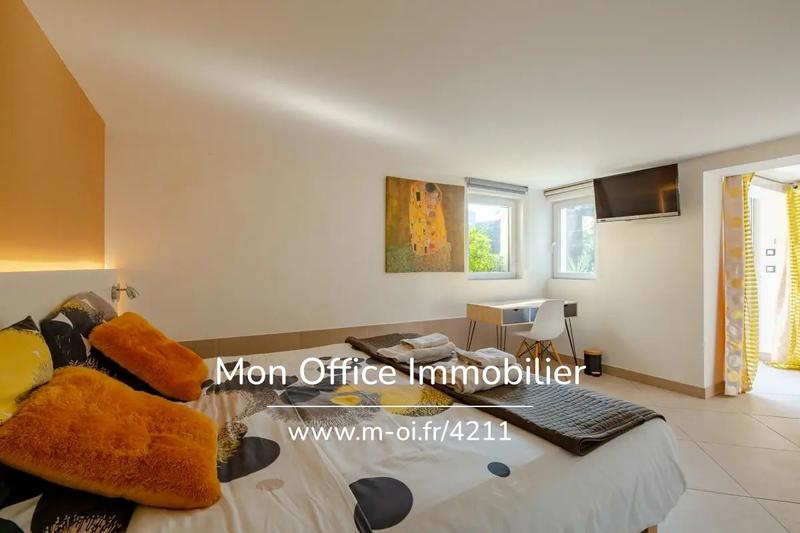 Maison - 308 m² - 10 pièces