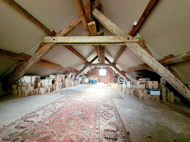 Maison - 210 m² - 8 pièces