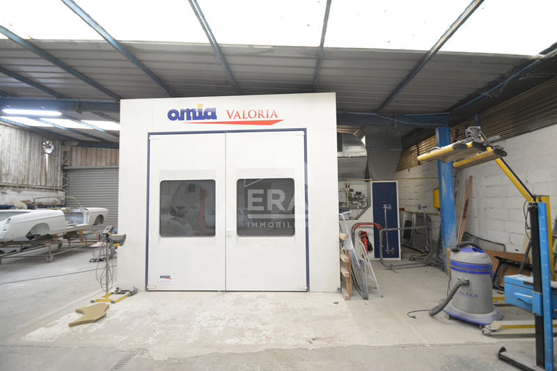 Maison - 1 000 m² - 10 pièces