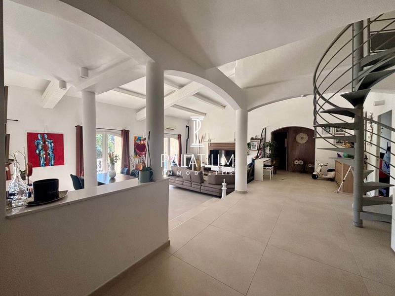 Villa - 160 m² - 6 pièces