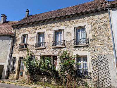 Maison ancienne - 104 m² - 7 pièces