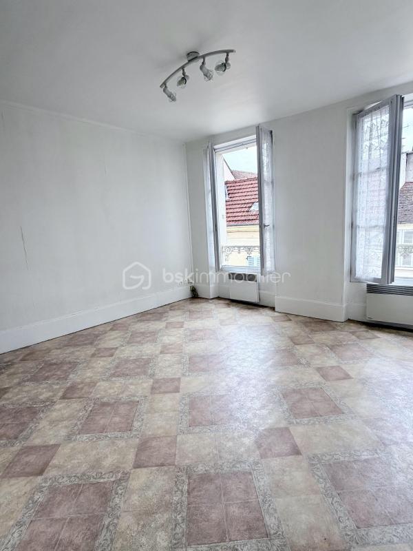 Studio - 25 m² - 1 pièce