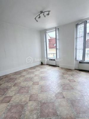 Studio - 25 m² - 1 pièce