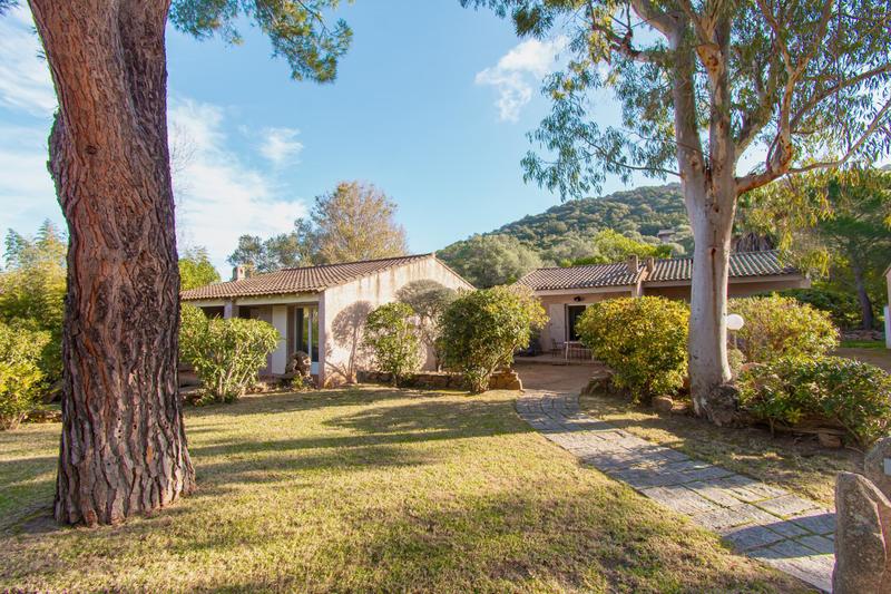 Local commercial - 1 171 m² - 58 pièces