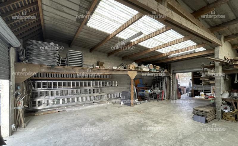 Local d'activité / Entrepôt - 175 m²