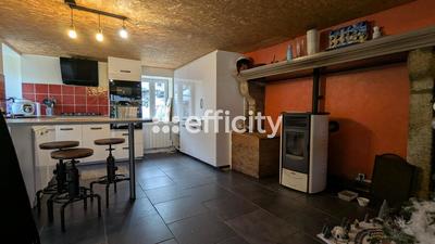 Maison - 92 m² - 6 pièces