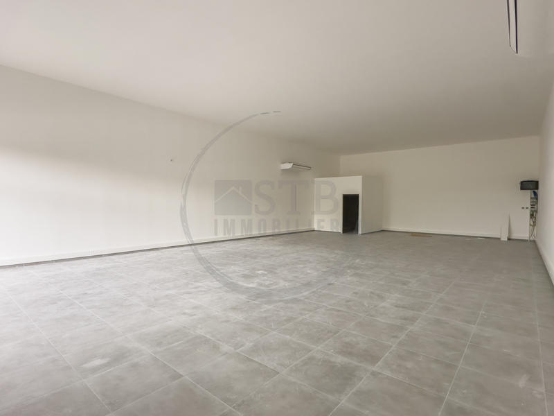 Local commercial - 169 m²