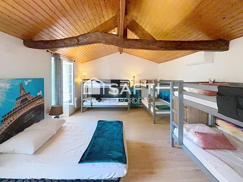 Maison - 208 m² - 8 pièces