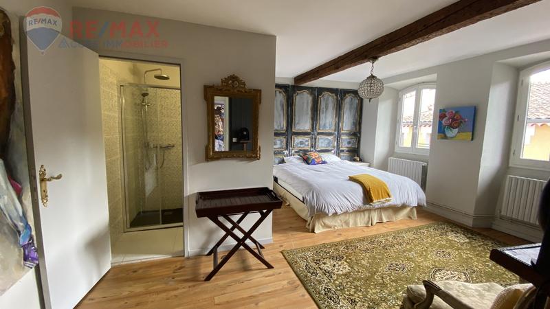 Maison - 392 m² - 12 pièces