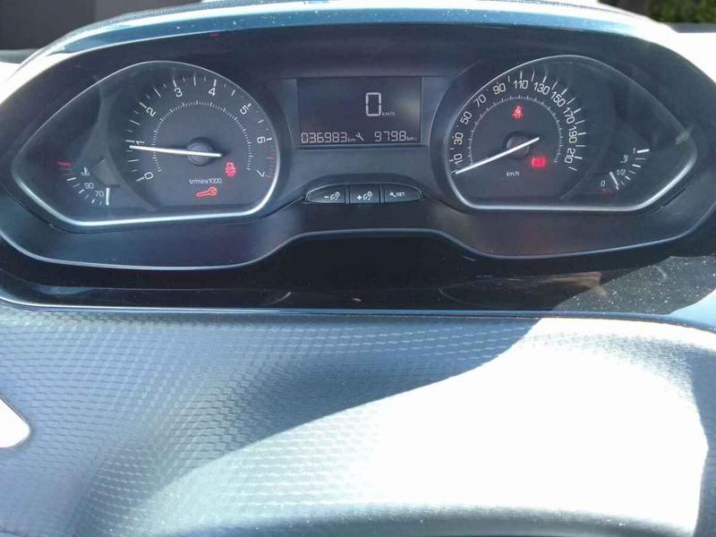 Peugeot 208 1.2 PureTech 82 cv E6.c Signature 5p