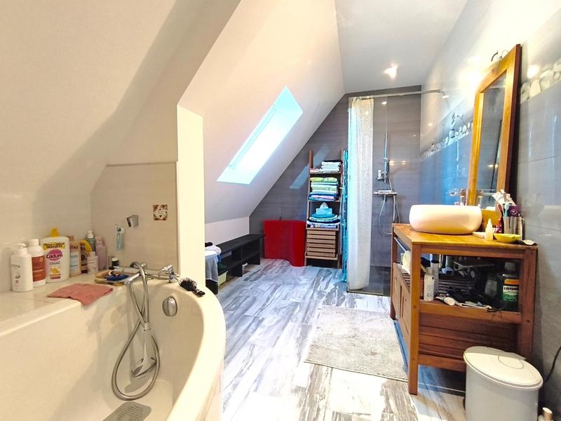 Maison - 159 m² - 7 pièces