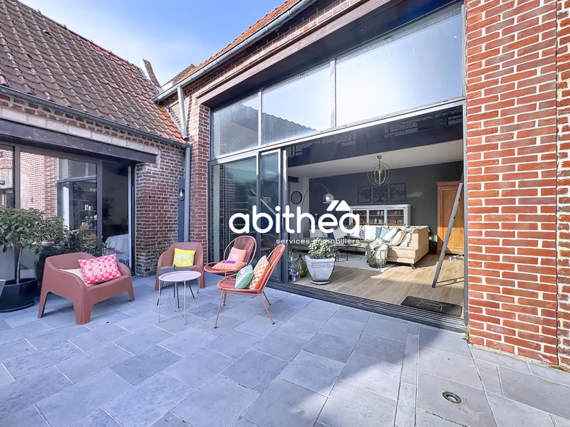 Maison - 275 m² - 8 pièces