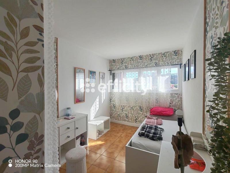 Appartement - 80 m² - 5 pièces