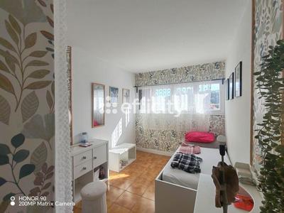 Appartement - 80 m² - 5 pièces
